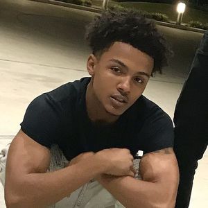 Meet your Posher, Chase